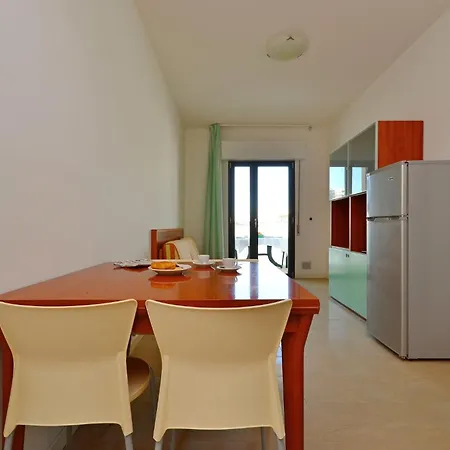 Beachside For Four Guests * Линьяно-Саббьядоро