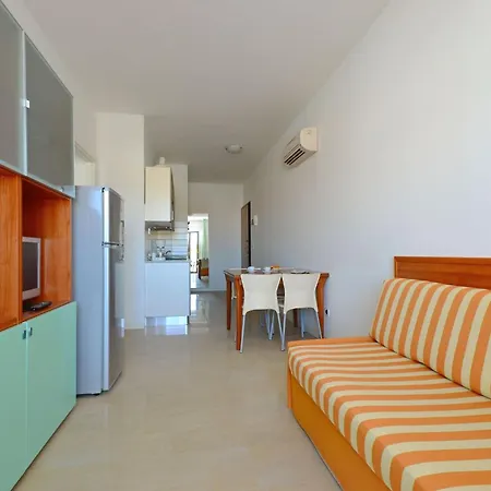 Beachside For Four Guests Lignano Sabbiadoro