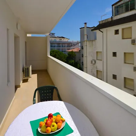 Beachside For Four Guests Apartment