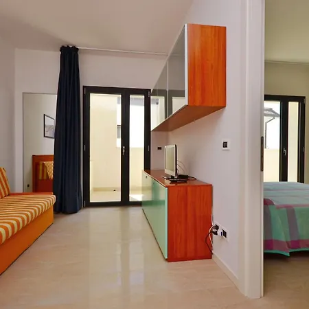 Beachside For Four Guests Апартаменты