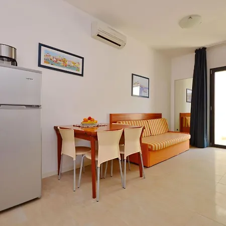 Apartment Beachside For Four Guests